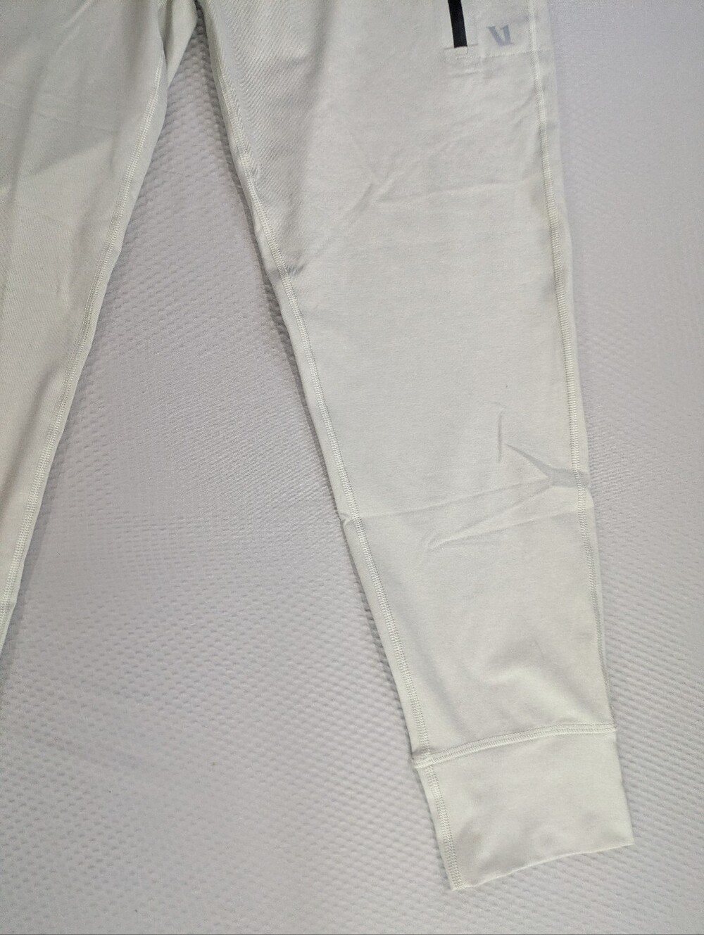 Vuori Sunday Performance Joggers Men’s Medium Platinum White V416 - Picture 3 of 7